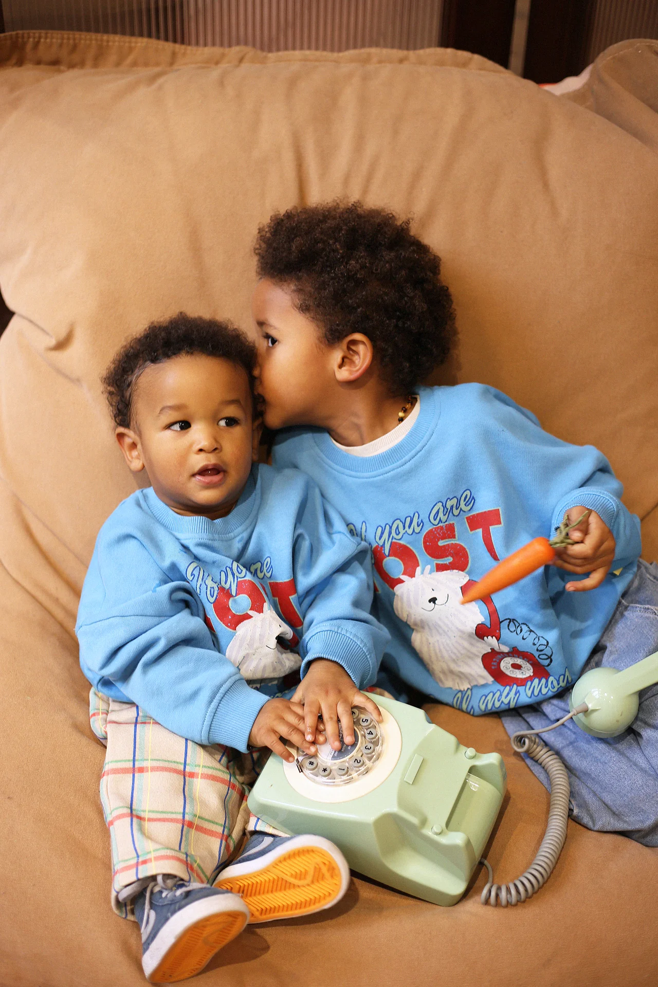 Kids-Sweatshirt Call My Mom - Image 2